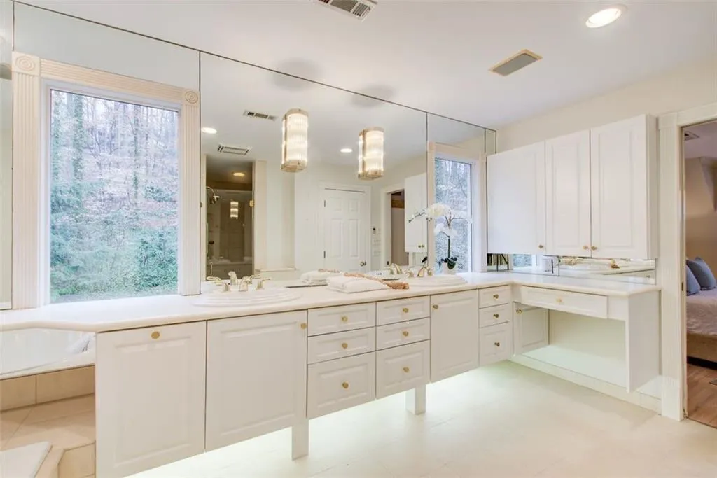 6235 River Chase Circle, Atlanta, Georgia 30328, 4 Bedrooms Bedrooms, ,3 BathroomsBathrooms,Residential,Sold,6235 River Chase Circle,7523733