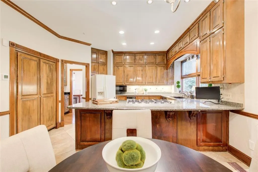 Spacious eat in kitchen