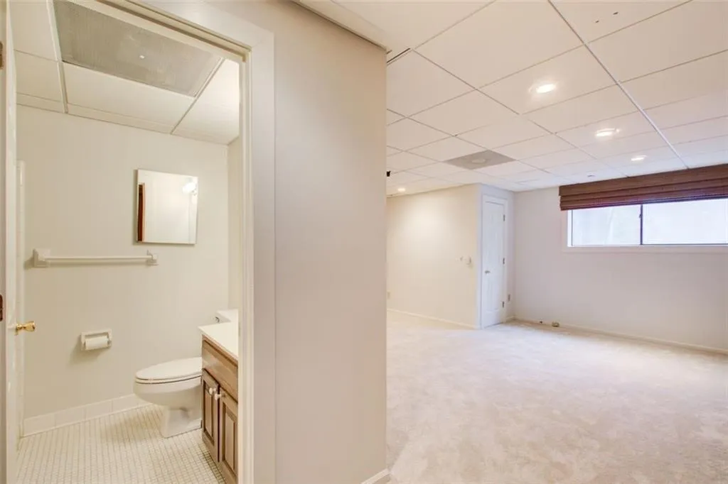 Full bathroom in terrace