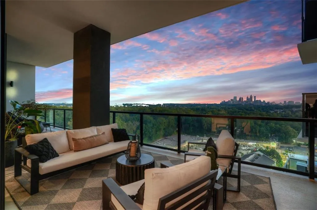 2425 Peachtree Road Ne Unit 1504, Atlanta, Georgia 30305, 2 Bedrooms Bedrooms, ,2 BathroomsBathrooms,Residential,For Sale,2425 Peachtree Road Ne Unit 1504,7657614