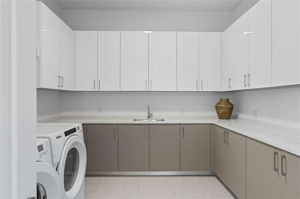 2425 Peachtree Road Ne Unit 1504, Atlanta, Georgia 30305, 2 Bedrooms Bedrooms, ,2 BathroomsBathrooms,Residential,For Sale,2425 Peachtree Road Ne Unit 1504,7657614