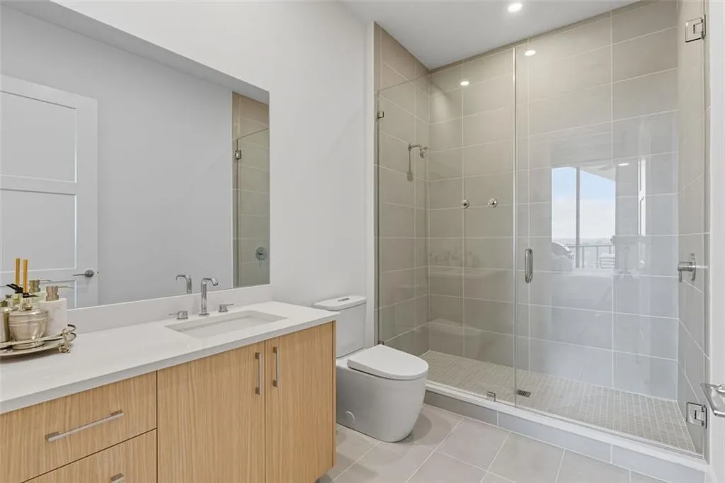 2425 Peachtree Road Ne Unit 1504, Atlanta, Georgia 30305, 2 Bedrooms Bedrooms, ,2 BathroomsBathrooms,Residential,For Sale,2425 Peachtree Road Ne Unit 1504,7657614
