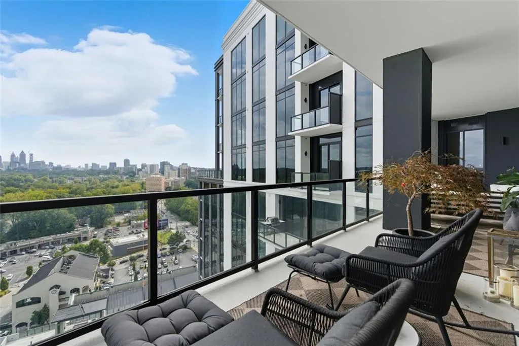 2425 Peachtree Road Ne Unit 1504, Atlanta, Georgia 30305, 2 Bedrooms Bedrooms, ,2 BathroomsBathrooms,Residential,For Sale,2425 Peachtree Road Ne Unit 1504,7657614