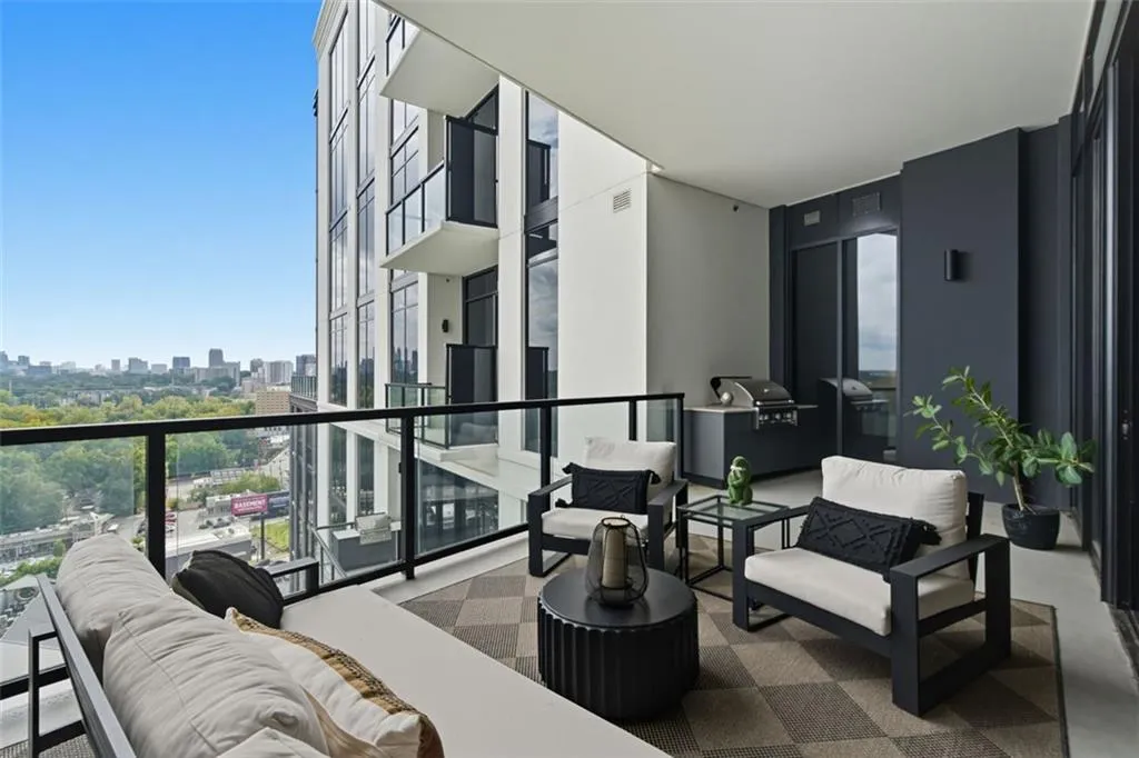 2425 Peachtree Road Ne Unit 1504, Atlanta, Georgia 30305, 2 Bedrooms Bedrooms, ,2 BathroomsBathrooms,Residential,For Sale,2425 Peachtree Road Ne Unit 1504,7657614