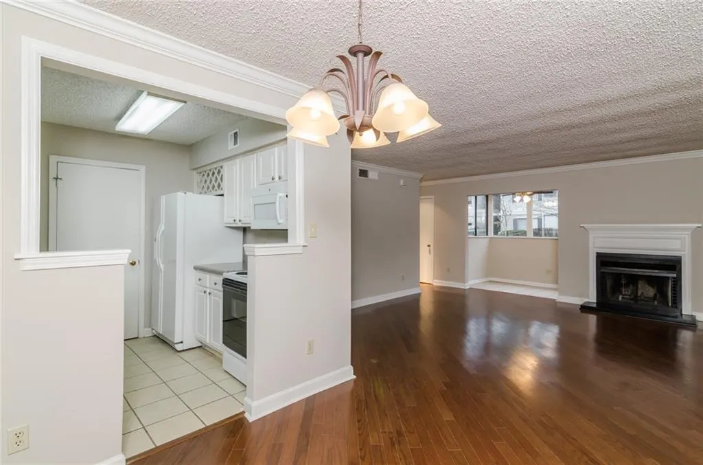 1409 Wingate Way, Sandy Springs, Georgia 30350, 2 Bedrooms Bedrooms, ,2 BathroomsBathrooms,Residential,Sold,1409 Wingate Way,5809400