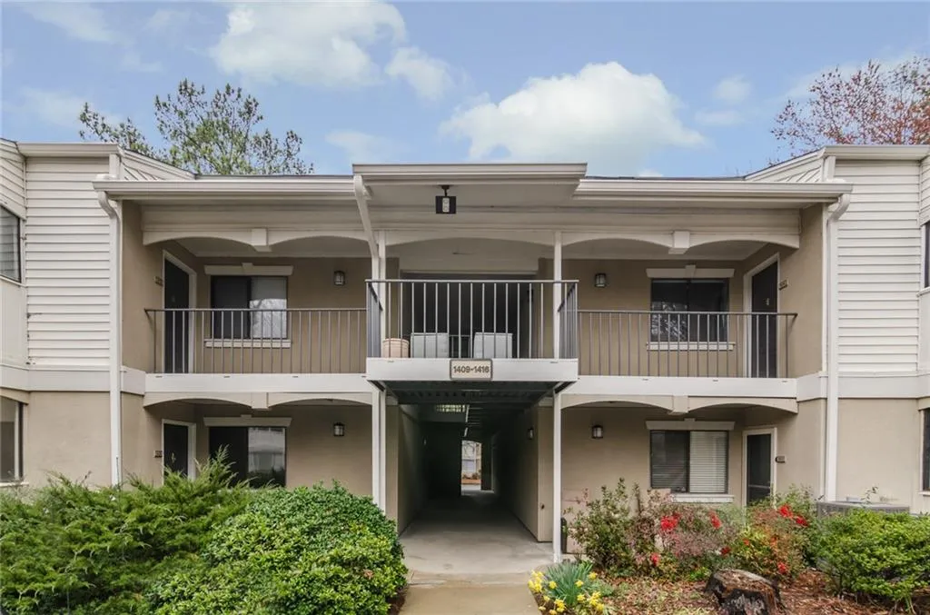 1409 Wingate Way, Sandy Springs, Georgia 30350, 2 Bedrooms Bedrooms, ,2 BathroomsBathrooms,Residential,Sold,1409 Wingate Way,5809400