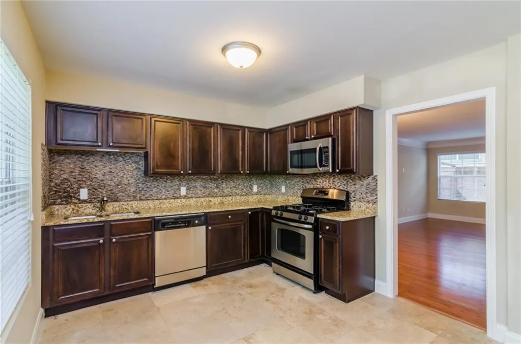 6980 Roswell Road Unit G3, Atlanta, Georgia 30328, 3 Bedrooms Bedrooms, ,2 BathroomsBathrooms,Residential,Sold,6980 Roswell Road Unit G3,5846584