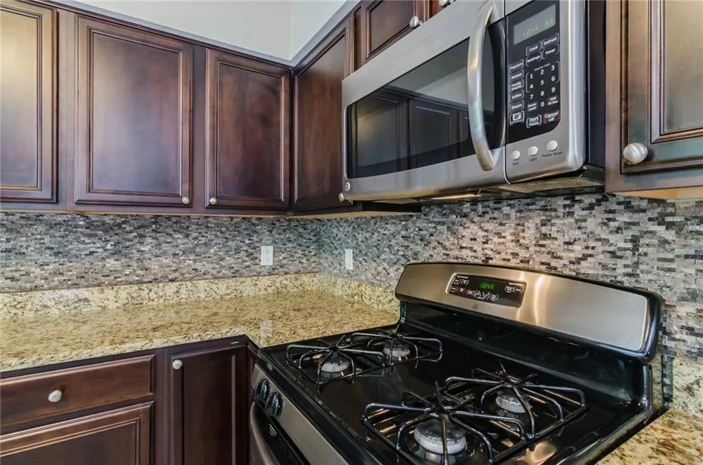 6980 Roswell Road Unit G3, Atlanta, Georgia 30328, 3 Bedrooms Bedrooms, ,2 BathroomsBathrooms,Residential,Sold,6980 Roswell Road Unit G3,5846584
