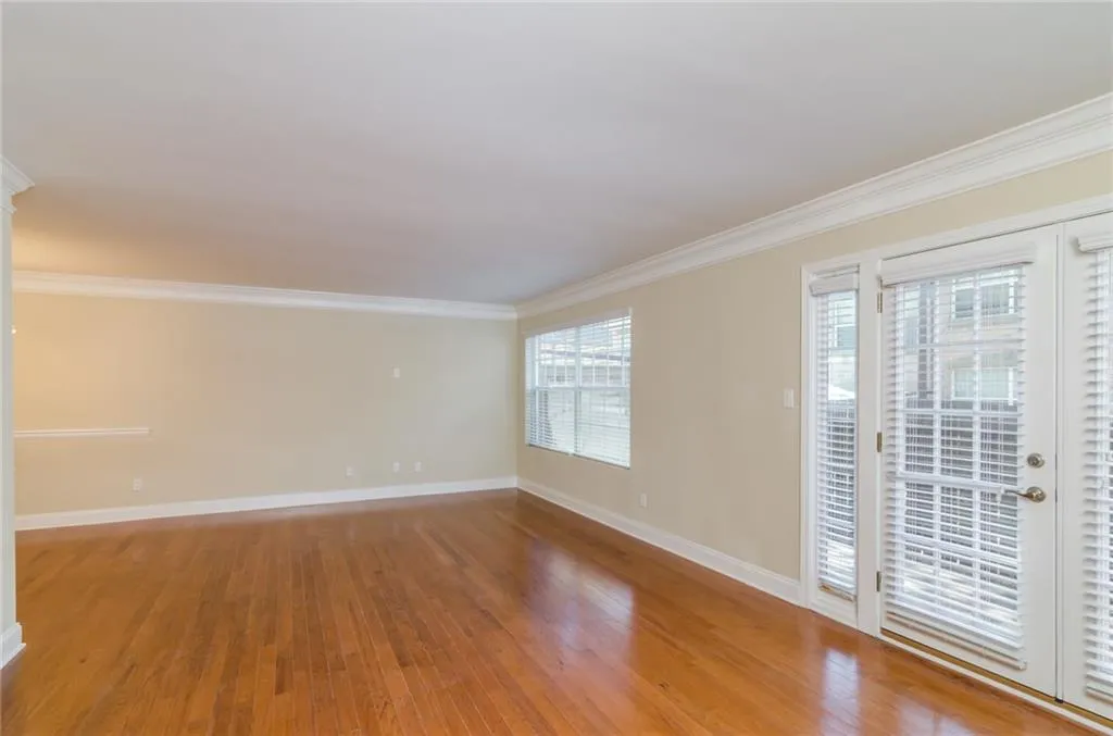 6980 Roswell Road Unit G3, Atlanta, Georgia 30328, 3 Bedrooms Bedrooms, ,2 BathroomsBathrooms,Residential,Sold,6980 Roswell Road Unit G3,5846584