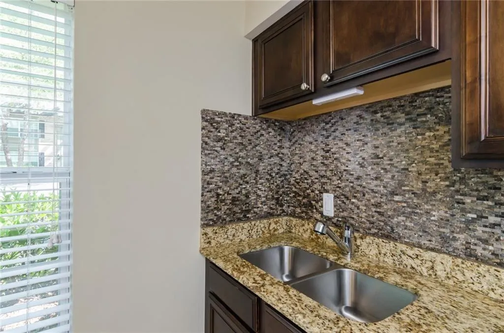 6980 Roswell Road Unit G3, Atlanta, Georgia 30328, 3 Bedrooms Bedrooms, ,2 BathroomsBathrooms,Residential,Sold,6980 Roswell Road Unit G3,5846584