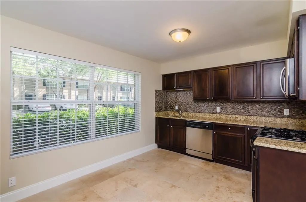 6980 Roswell Road Unit G3, Atlanta, Georgia 30328, 3 Bedrooms Bedrooms, ,2 BathroomsBathrooms,Residential,Sold,6980 Roswell Road Unit G3,5846584