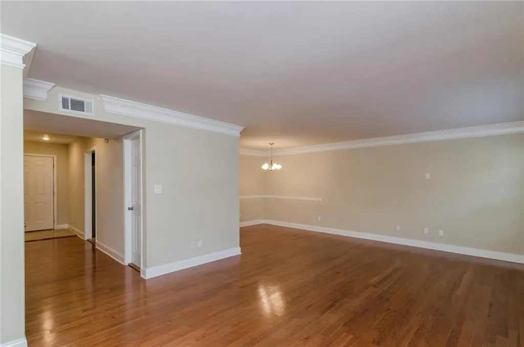 6980 Roswell Road Unit G3, Atlanta, Georgia 30328, 3 Bedrooms Bedrooms, ,2 BathroomsBathrooms,Residential,Sold,6980 Roswell Road Unit G3,5846584