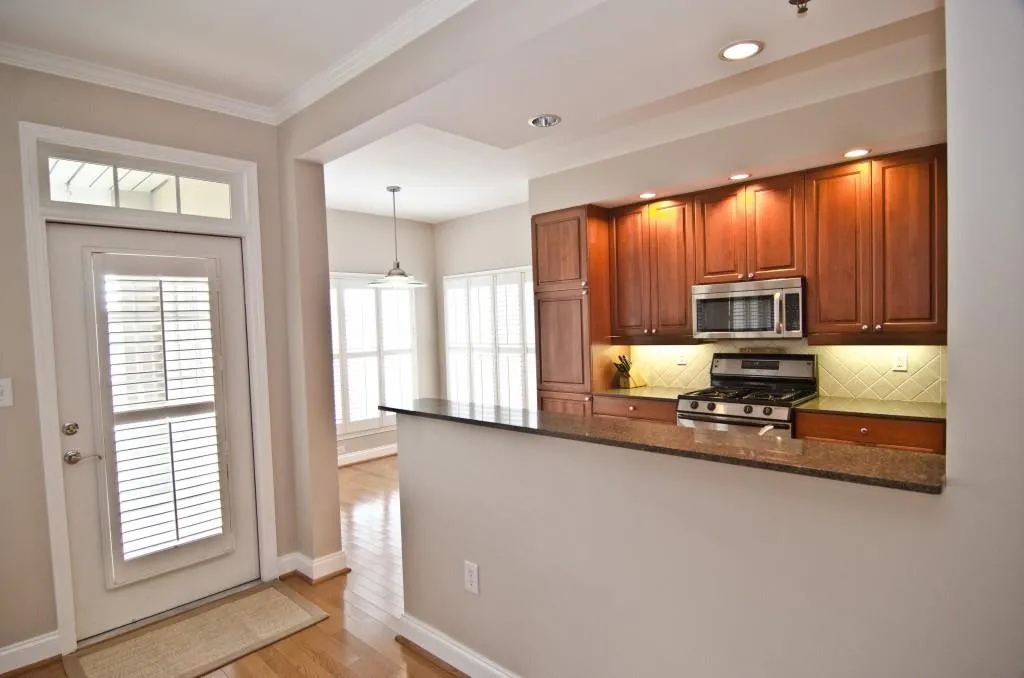 50 Biscayne Drive Unit 5111, Atlanta, Georgia 30309, 2 Bedrooms Bedrooms, ,2 BathroomsBathrooms,Residential,Sold,50 Biscayne Drive Unit 5111,5709129