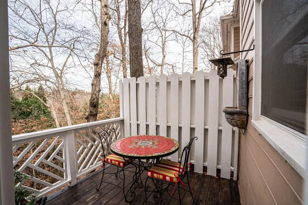 7500 Roswell Road Unit 46, Sandy Springs, Georgia 30350, 2 Bedrooms Bedrooms, ,2 BathroomsBathrooms,Residential,Sold,7500 Roswell Road Unit 46,6980371