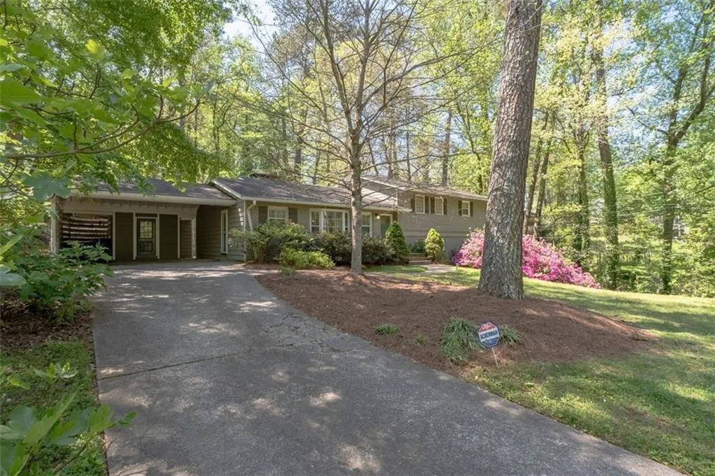 380 Amberidge Trail, Atlanta, Georgia 30328, 3 Bedrooms Bedrooms, ,2 BathroomsBathrooms,Residential,Sold,380 Amberidge Trail,7556130