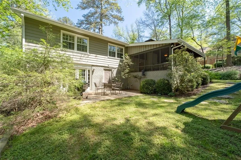 380 Amberidge Trail, Atlanta, Georgia 30328, 3 Bedrooms Bedrooms, ,2 BathroomsBathrooms,Residential,Sold,380 Amberidge Trail,7556130