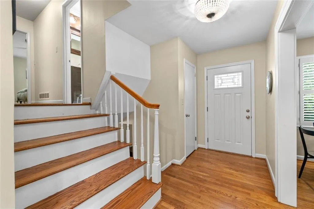 380 Amberidge Trail, Atlanta, Georgia 30328, 3 Bedrooms Bedrooms, ,2 BathroomsBathrooms,Residential,Sold,380 Amberidge Trail,7556130