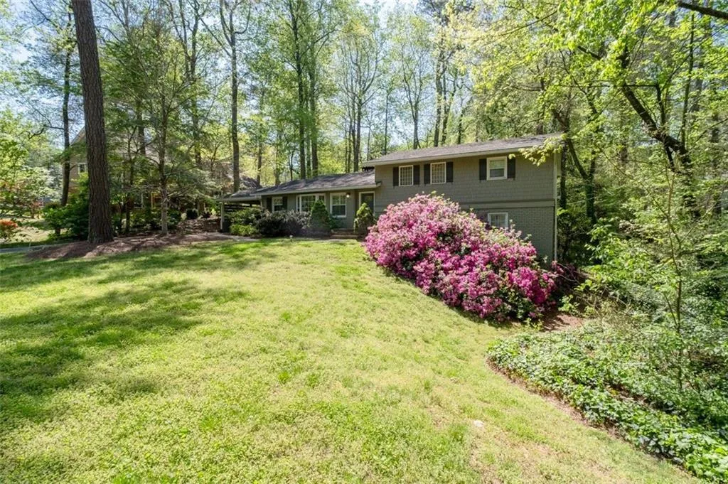 380 Amberidge Trail, Atlanta, Georgia 30328, 3 Bedrooms Bedrooms, ,2 BathroomsBathrooms,Residential,Sold,380 Amberidge Trail,7556130