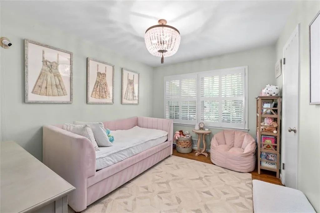 380 Amberidge Trail, Atlanta, Georgia 30328, 3 Bedrooms Bedrooms, ,2 BathroomsBathrooms,Residential,Sold,380 Amberidge Trail,7556130