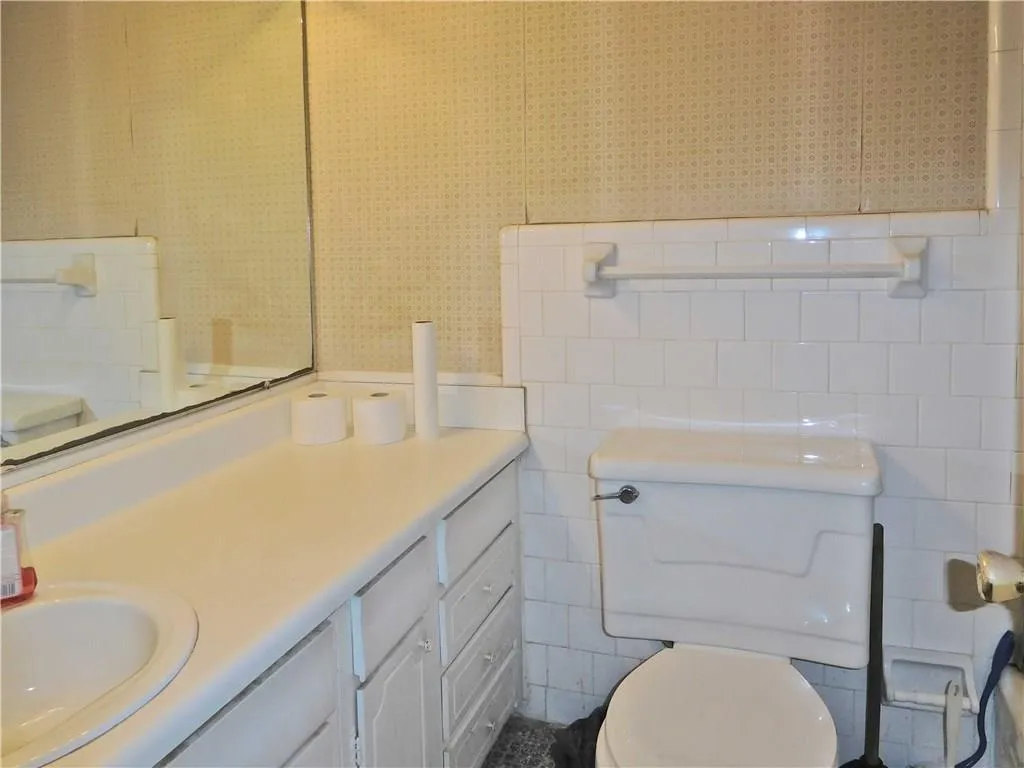 5648 Kingsport Drive Unit 7, Atlanta, Georgia 30342, 3 Bedrooms Bedrooms, ,2 BathroomsBathrooms,Residential,Sold,5648 Kingsport Drive Unit 7,5855532