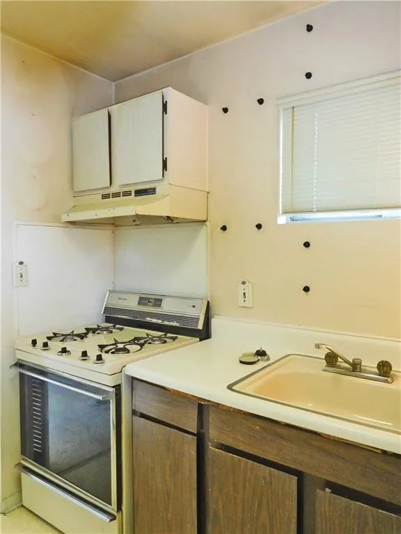 5648 Kingsport Drive Unit 7, Atlanta, Georgia 30342, 3 Bedrooms Bedrooms, ,2 BathroomsBathrooms,Residential,Sold,5648 Kingsport Drive Unit 7,5855532