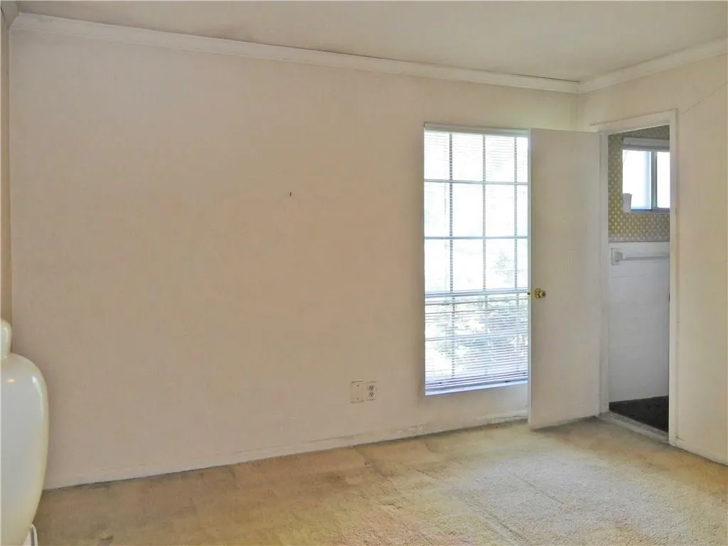 5648 Kingsport Drive Unit 7, Atlanta, Georgia 30342, 3 Bedrooms Bedrooms, ,2 BathroomsBathrooms,Residential,Sold,5648 Kingsport Drive Unit 7,5855532