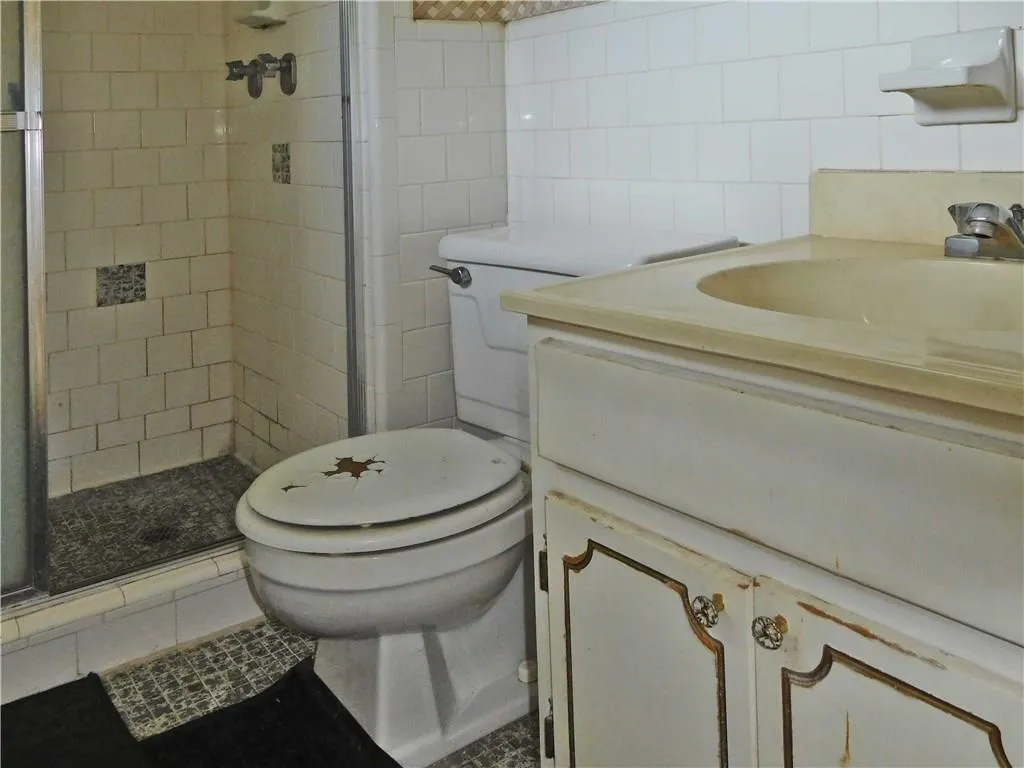 5648 Kingsport Drive Unit 7, Atlanta, Georgia 30342, 3 Bedrooms Bedrooms, ,2 BathroomsBathrooms,Residential,Sold,5648 Kingsport Drive Unit 7,5855532