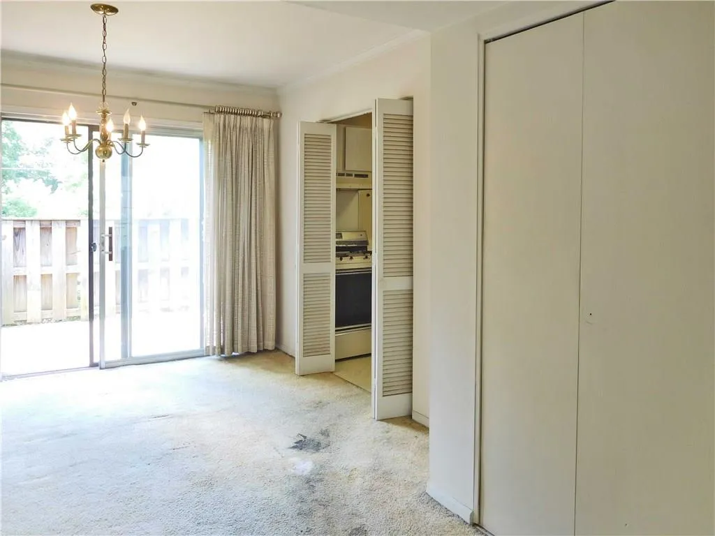 5648 Kingsport Drive Unit 7, Atlanta, Georgia 30342, 3 Bedrooms Bedrooms, ,2 BathroomsBathrooms,Residential,Sold,5648 Kingsport Drive Unit 7,5855532