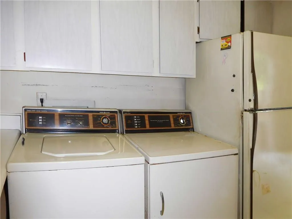 5648 Kingsport Drive Unit 7, Atlanta, Georgia 30342, 3 Bedrooms Bedrooms, ,2 BathroomsBathrooms,Residential,Sold,5648 Kingsport Drive Unit 7,5855532