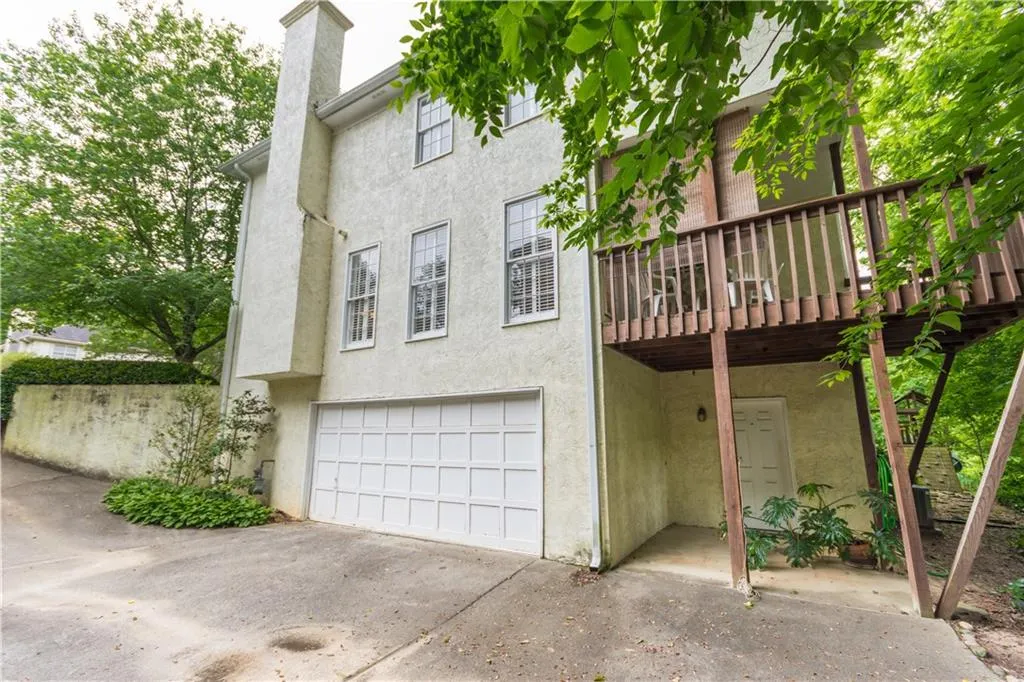 8913 Carroll Manor Drive, Sandy Springs, Georgia 30350, 3 Bedrooms Bedrooms, ,2 BathroomsBathrooms,Residential,Sold,8913 Carroll Manor Drive,6014043