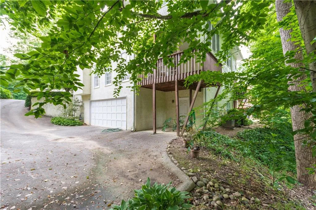 8913 Carroll Manor Drive, Sandy Springs, Georgia 30350, 3 Bedrooms Bedrooms, ,2 BathroomsBathrooms,Residential,Sold,8913 Carroll Manor Drive,6014043