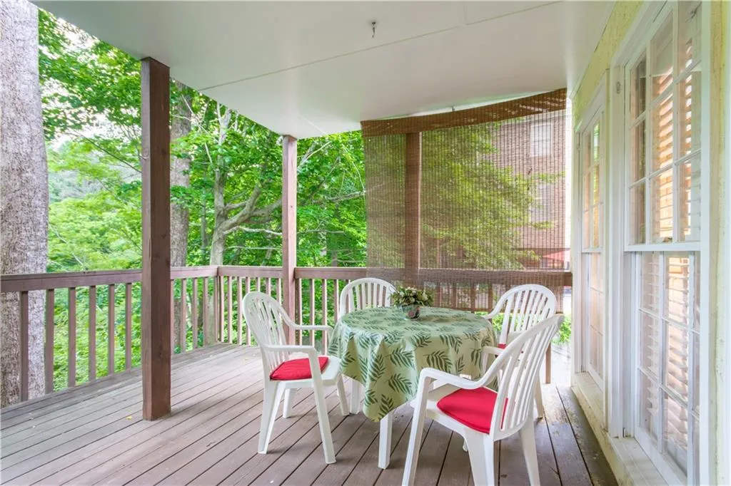 8913 Carroll Manor Drive, Sandy Springs, Georgia 30350, 3 Bedrooms Bedrooms, ,2 BathroomsBathrooms,Residential,Sold,8913 Carroll Manor Drive,6014043