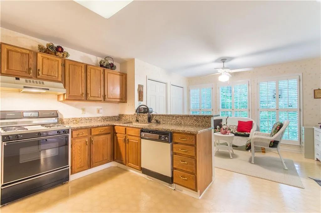 8913 Carroll Manor Drive, Sandy Springs, Georgia 30350, 3 Bedrooms Bedrooms, ,2 BathroomsBathrooms,Residential,Sold,8913 Carroll Manor Drive,6014043