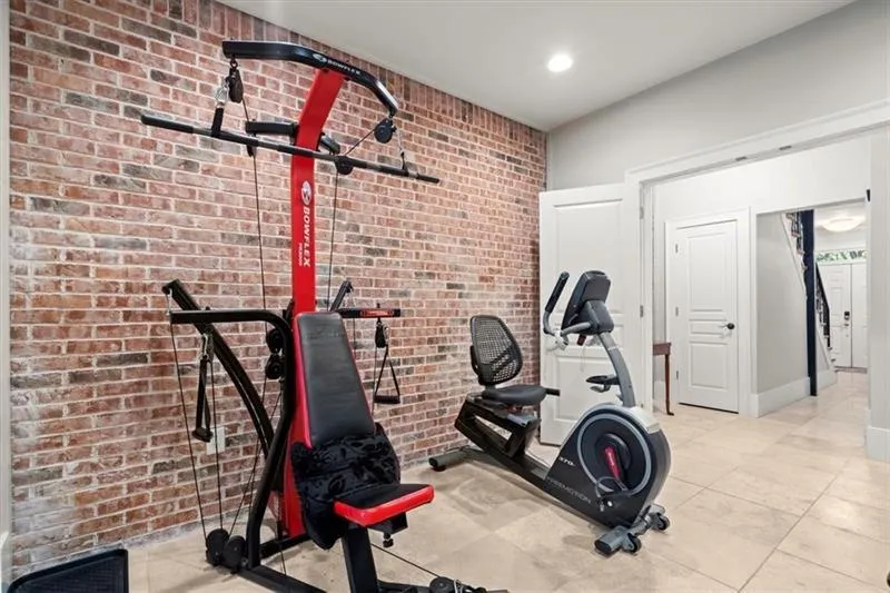 Flex space on 1st level. Great for an office, playroom, workout room, etc.