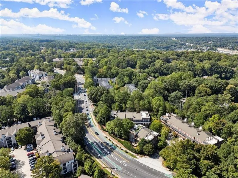 5512 Glenridge Drive Ne Unit E, Sandy Springs, Georgia 30342, 4 Bedrooms Bedrooms, ,4 BathroomsBathrooms,Residential,Sold,5512 Glenridge Drive Ne Unit E,7492546