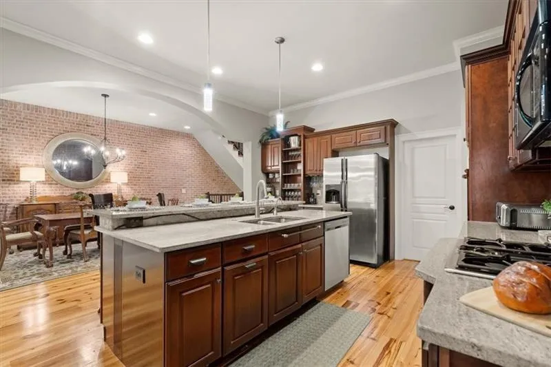 5512 Glenridge Drive Ne Unit E, Sandy Springs, Georgia 30342, 4 Bedrooms Bedrooms, ,4 BathroomsBathrooms,Residential,Sold,5512 Glenridge Drive Ne Unit E,7492546
