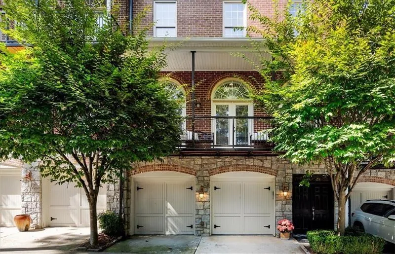 5512 Glenridge Drive Ne Unit E, Sandy Springs, Georgia 30342, 4 Bedrooms Bedrooms, ,4 BathroomsBathrooms,Residential,Sold,5512 Glenridge Drive Ne Unit E,7492546