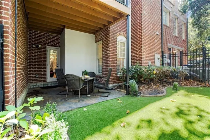 5512 Glenridge Drive Ne Unit E, Sandy Springs, Georgia 30342, 4 Bedrooms Bedrooms, ,4 BathroomsBathrooms,Residential,Sold,5512 Glenridge Drive Ne Unit E,7492546