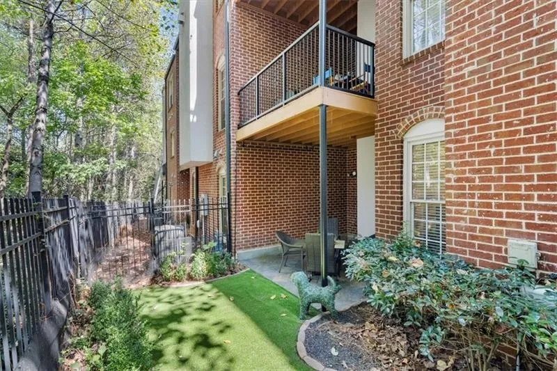5512 Glenridge Drive Ne Unit E, Sandy Springs, Georgia 30342, 4 Bedrooms Bedrooms, ,4 BathroomsBathrooms,Residential,Sold,5512 Glenridge Drive Ne Unit E,7492546