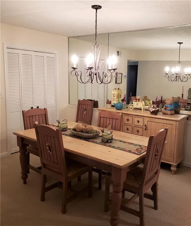 6851 Roswell Road Ne Unit F16, Sandy Springs, Georgia 30328, 3 Bedrooms Bedrooms, ,2 BathroomsBathrooms,Residential,Sold,6851 Roswell Road Ne Unit F16,6735508