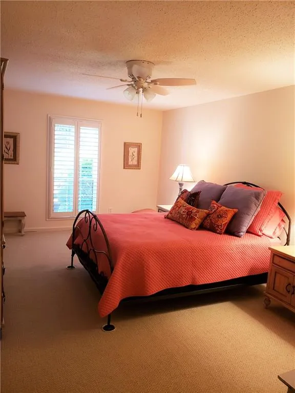 6851 Roswell Road Ne Unit F16, Sandy Springs, Georgia 30328, 3 Bedrooms Bedrooms, ,2 BathroomsBathrooms,Residential,Sold,6851 Roswell Road Ne Unit F16,6735508