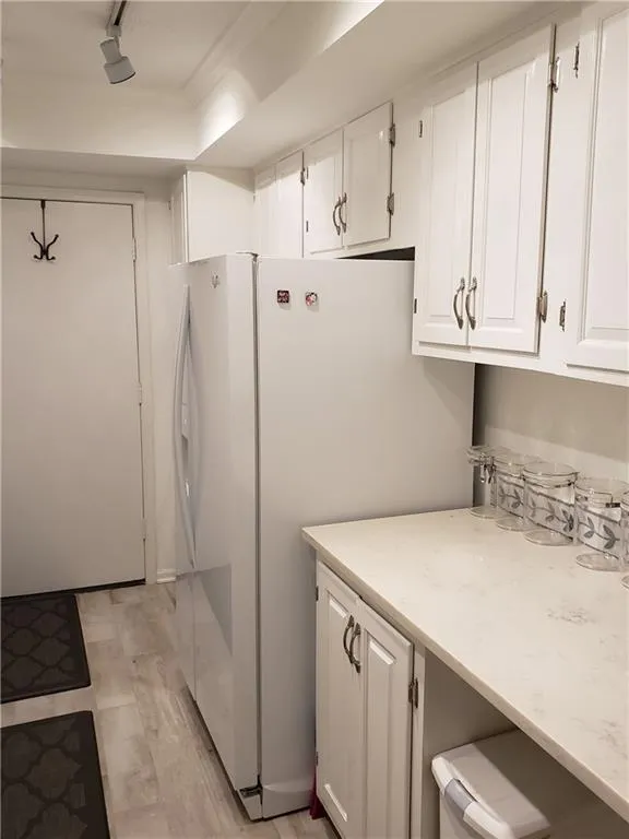 6851 Roswell Road Ne Unit F16, Sandy Springs, Georgia 30328, 3 Bedrooms Bedrooms, ,2 BathroomsBathrooms,Residential,Sold,6851 Roswell Road Ne Unit F16,6735508