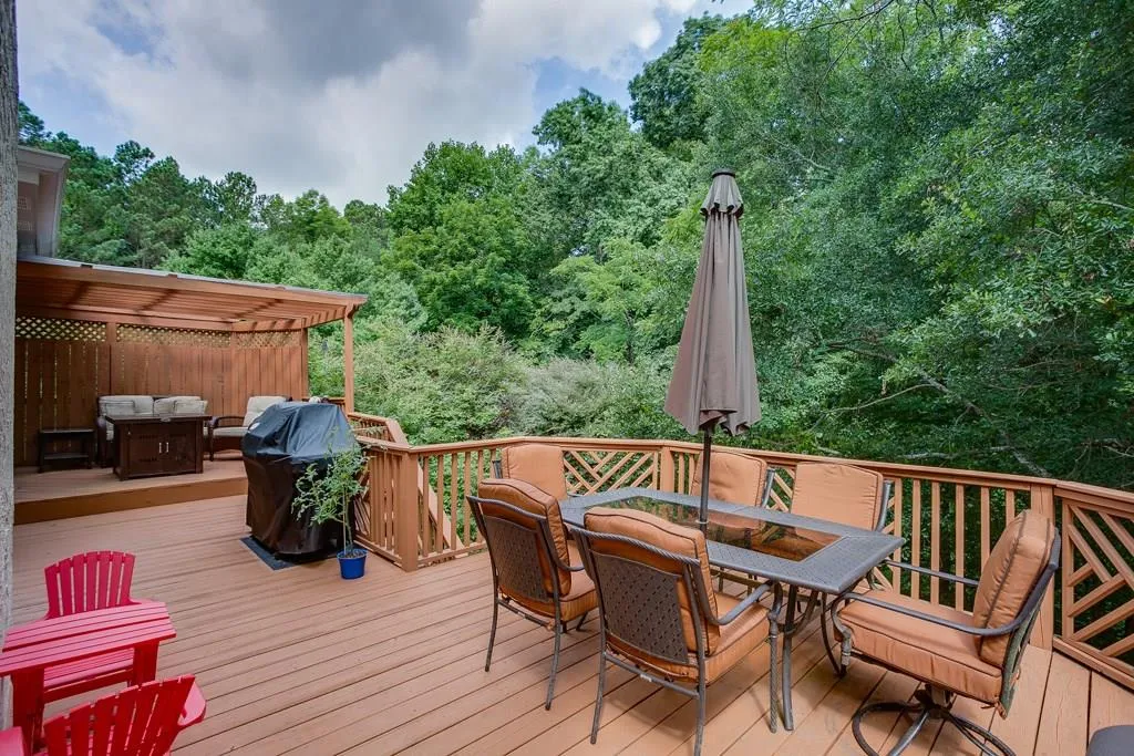 400 Ashdowne Way, Sandy Springs, Georgia 30350, 5 Bedrooms Bedrooms, ,4 BathroomsBathrooms,Residential,Sold,400 Ashdowne Way,5808355