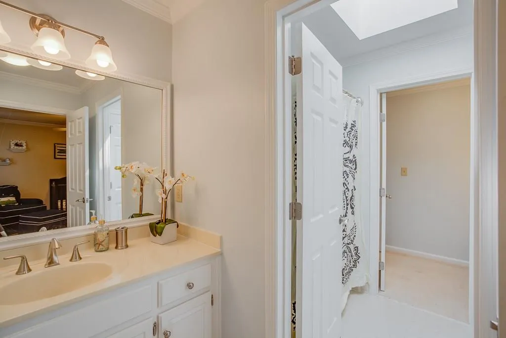400 Ashdowne Way, Sandy Springs, Georgia 30350, 5 Bedrooms Bedrooms, ,4 BathroomsBathrooms,Residential,Sold,400 Ashdowne Way,5808355