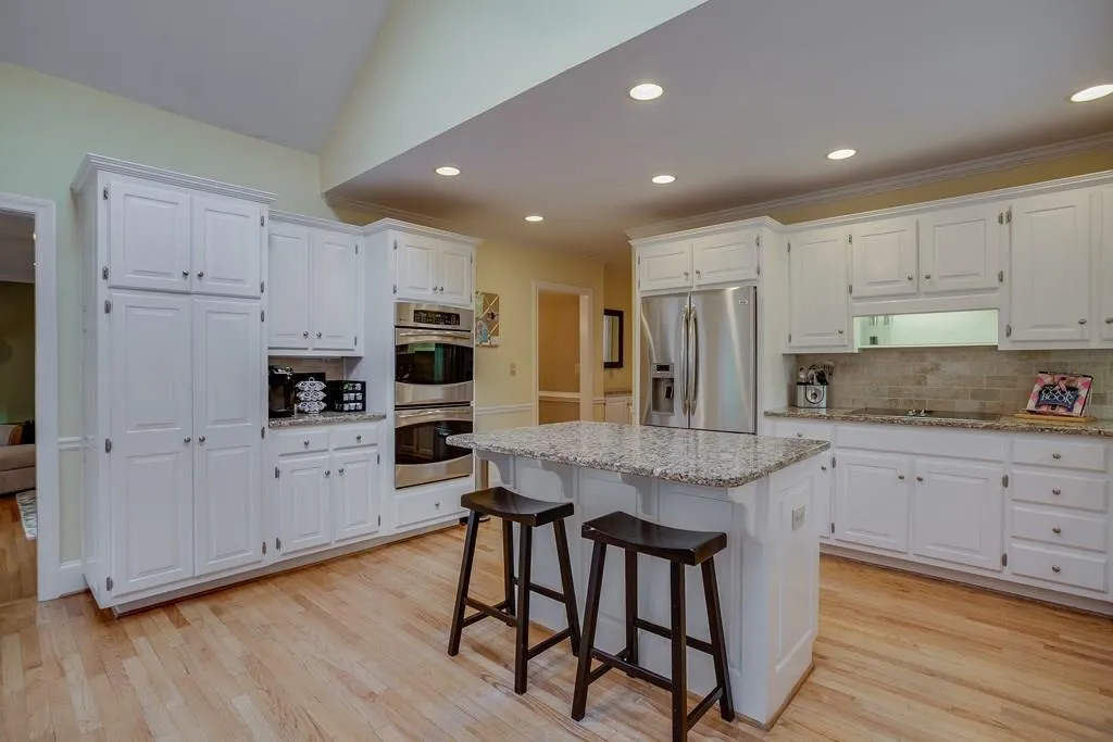400 Ashdowne Way, Sandy Springs, Georgia 30350, 5 Bedrooms Bedrooms, ,4 BathroomsBathrooms,Residential,Sold,400 Ashdowne Way,5808355