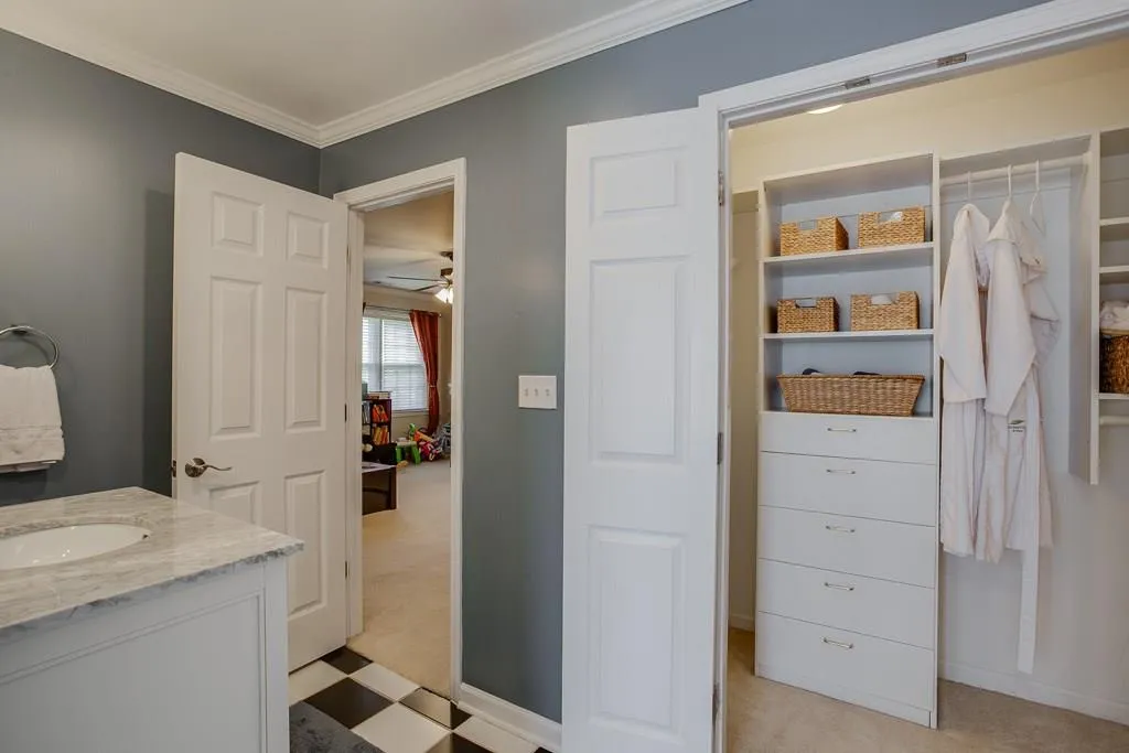 400 Ashdowne Way, Sandy Springs, Georgia 30350, 5 Bedrooms Bedrooms, ,4 BathroomsBathrooms,Residential,Sold,400 Ashdowne Way,5808355