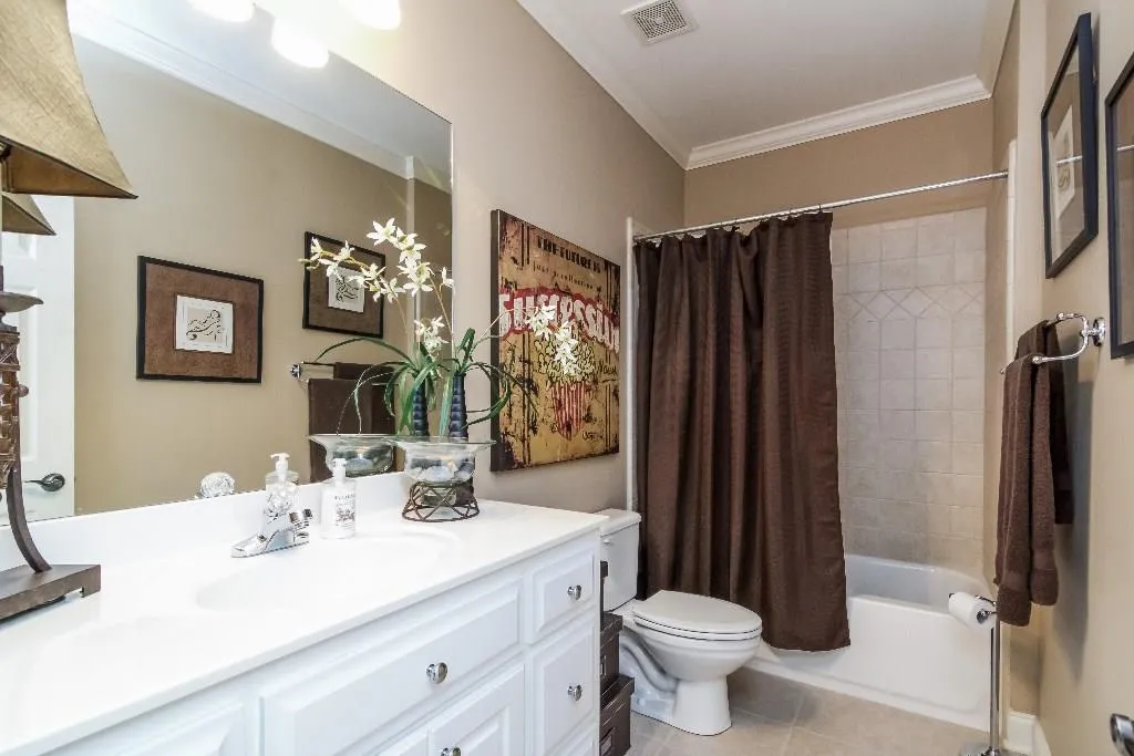 5492 Glenridge Drive Unit 568, Atlanta, Georgia 30342, 3 Bedrooms Bedrooms, ,3 BathroomsBathrooms,Residential,Sold,5492 Glenridge Drive Unit 568,5576505