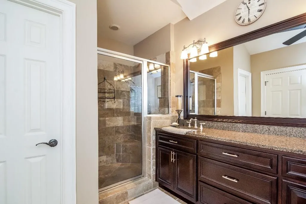 5492 Glenridge Drive Unit 568, Atlanta, Georgia 30342, 3 Bedrooms Bedrooms, ,3 BathroomsBathrooms,Residential,Sold,5492 Glenridge Drive Unit 568,5576505