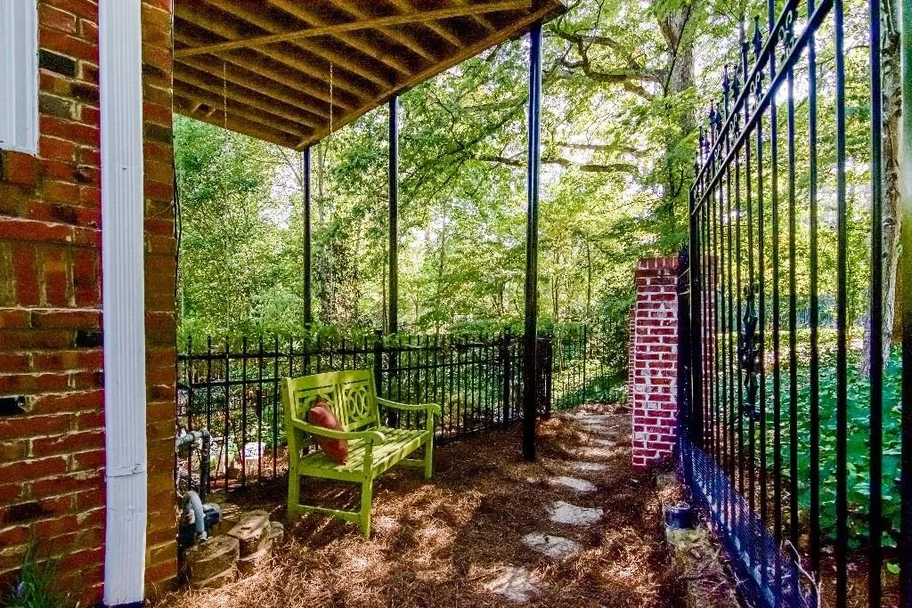 5492 Glenridge Drive Unit 568, Atlanta, Georgia 30342, 3 Bedrooms Bedrooms, ,3 BathroomsBathrooms,Residential,Sold,5492 Glenridge Drive Unit 568,5576505