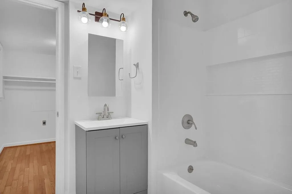 7495 Twin Branch Road, Sandy Springs, Georgia 30328, 4 Bedrooms Bedrooms, ,3 BathroomsBathrooms,Residential,Sold,7495 Twin Branch Road,7245687